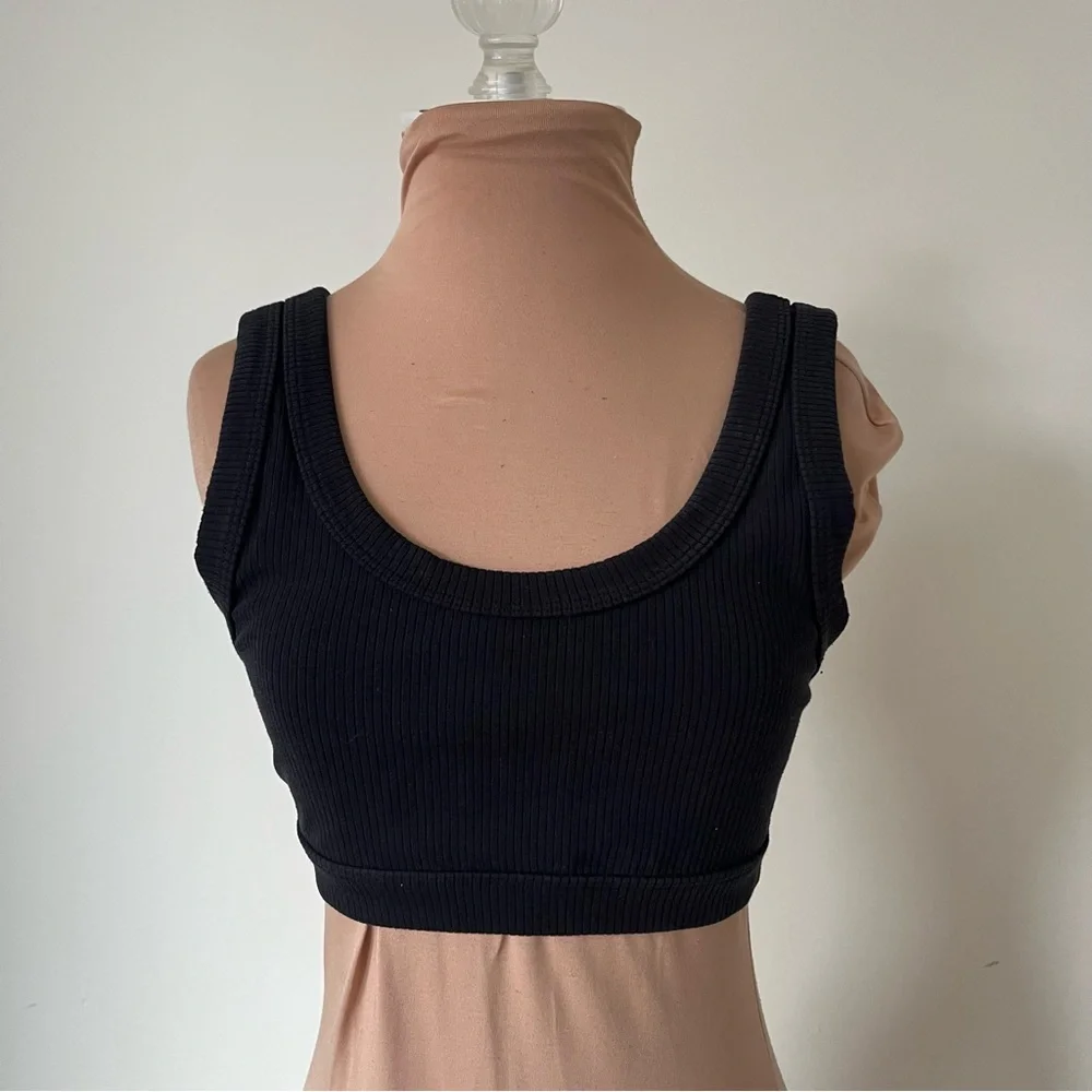 Alo Yoga Wellness Black Rib Knit Stretch Athletic Wear Casual Sports Bra EUC S